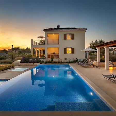 Terrarossa - Luxury Istrian Near Porec Kaštelir