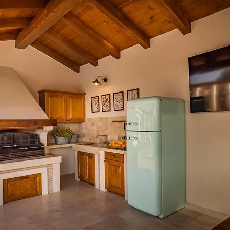 Вилла Terrarossa - Luxury Istrian Near Porec Каштелир